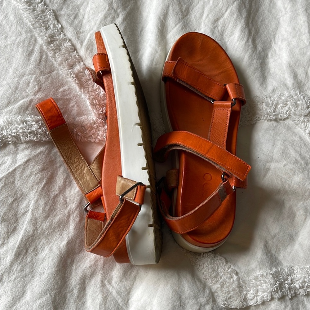 Chic Orange Bueno Sandals